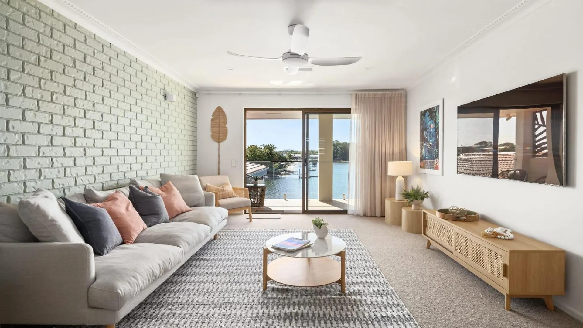 Waterfront Bliss On Maroochydore Canal Avustralya